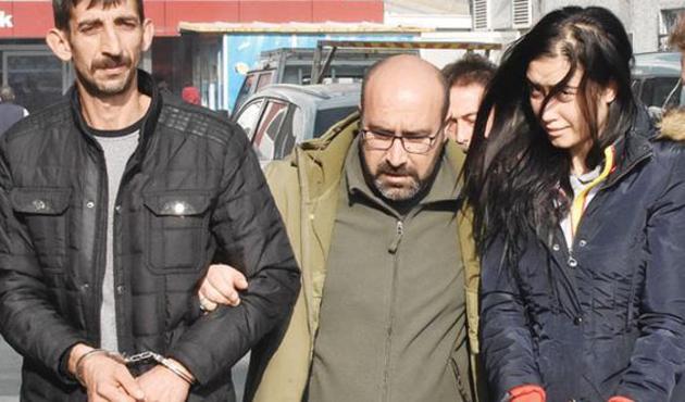 Üniversiteli kızın sütyeninden çıktı!
