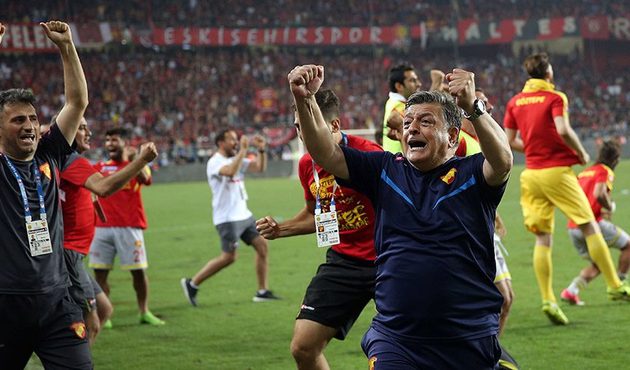Galatasaray'da Yılmaz Vural çılgınlığı!
