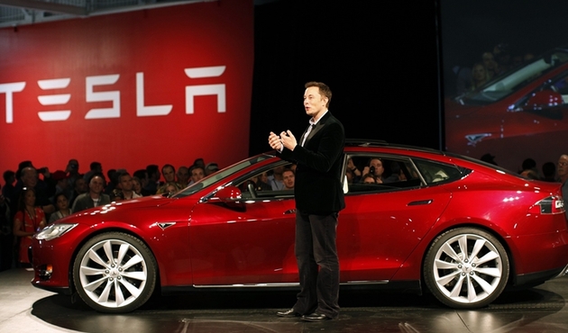 Zorlu herkesi Tesla'ya bindirecek!