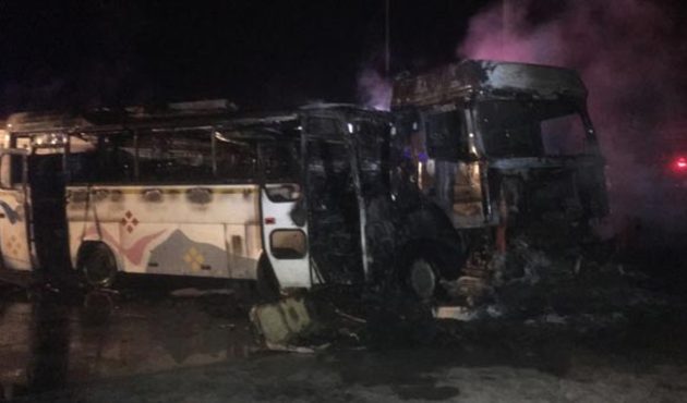 İşçi servisi TIR'la çarpıştı! İkisi de alev alev yandı...
