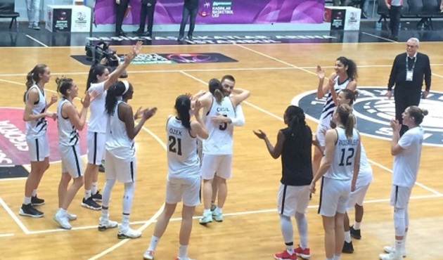 Beşiktaşlı'dan Beşiktaşlı'ya evlenme teklifi!