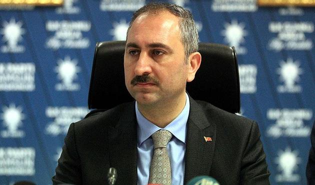 "Bir tiyatro izliyoruz. ABD'den bu kurguya son vermesini istedik"