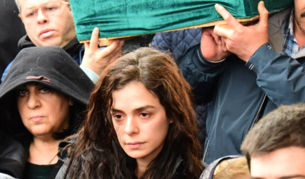 Özge Özpirinçci'nin acı kaybı!