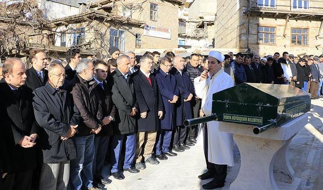 Şeb-i Arus'da, Konya'dan son yolculuğuna uğurlandı...
