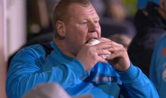 Arsenal-Sutton United maçında kaleci karnını doyurdu