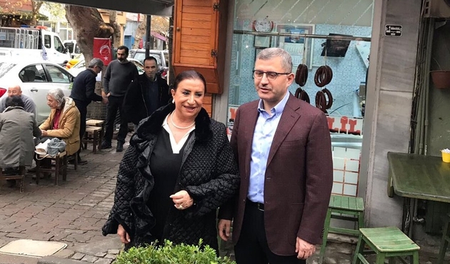 Perran Kutman 30 yıl sonra ''Perihan Abla'' dizinin çekildiği sokakta/VİDEO...