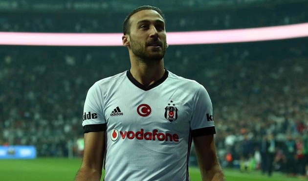 Cenk Tosun'un babası transfer masasında!