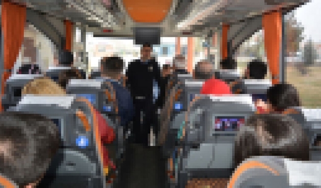 Kadın yolcu: Uyandığımda muavin saçlarıma dokunuyordu...