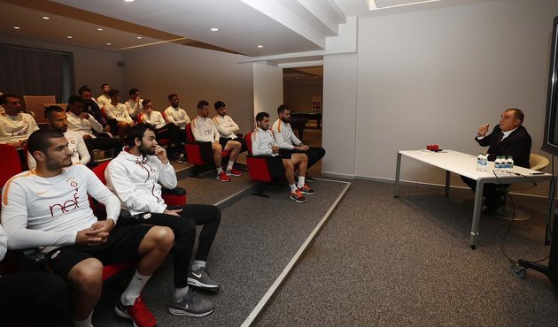 Fatih Terim Florya'da herkesi topladı!
