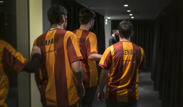 Galatasaray'da şok... O branşta ligden çekiliyor!