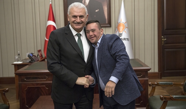 Başbakan Yıldırım, down sendromlu Filistinli genci kabul etti...