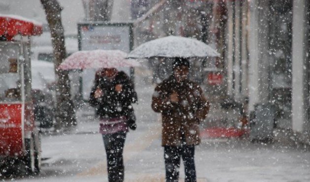 İstanbul'da kar yağışı başladı!