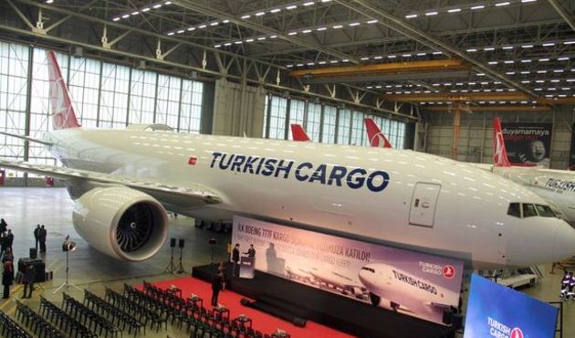 Türk Hava Yolları'nın yeni kargo uçağı Boeing 777 teslim edildi!