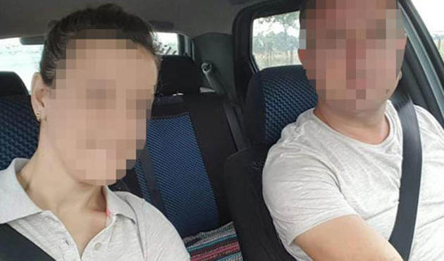 Vardiyadan erken döndü ve eşini sevgilisiyle yakaladı!