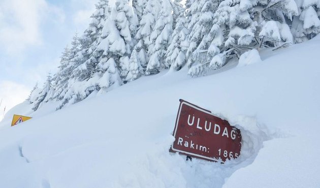 Uludağ'da altı dağcı ormanlık alanda kayboldu!