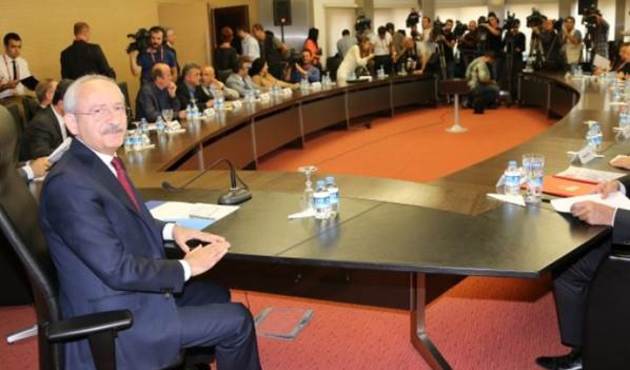 CHP MYK olağanüstü toplandı! Gündem yeni KHK...