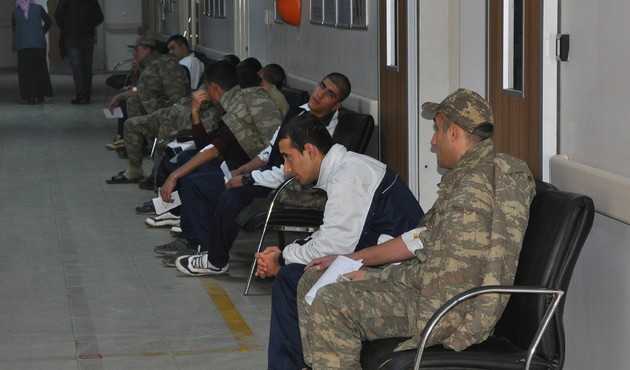 Askeri birlikte zehirlenme! 70 asker hastaneye kaldırıldı...