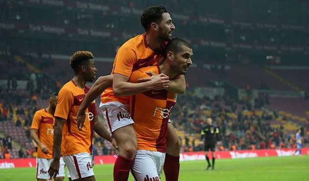 Sinan Gümüş Galatasaray tarihine geçti!