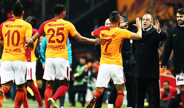 Galatasaray'da gidecek oyuncular belli oldu!