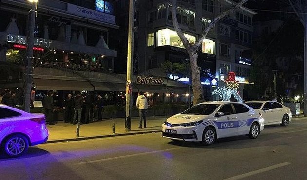 Kafe çalışanı, tartıştığı müşteri tarafından vuruldu!