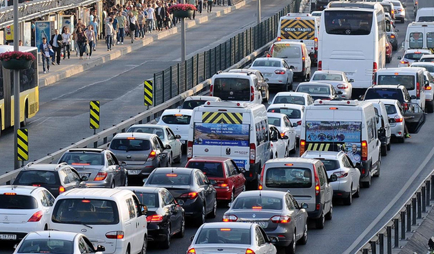 Bakan açıkladı: Trafik sigortasına tek seferlik zam geliyor