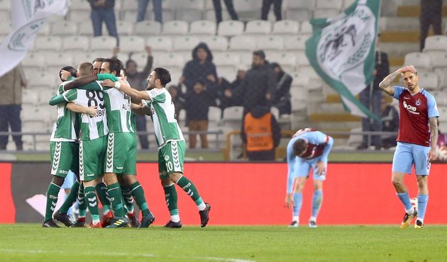 Konyaspor Trabzonspor'u kupada yıktı!