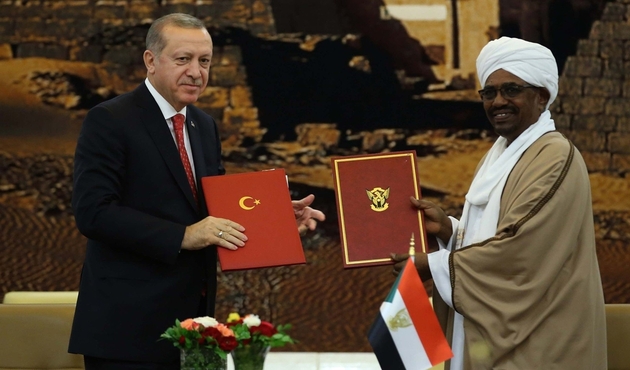 Uluslararası Ceza Mahkemesi, Sudan Cumhurbaşkanı El Beşir'in İstanbul'da tutuklanmasını istedi!