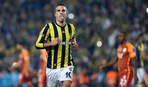 Van Persie 'tesislerde sigara içiyor' iddialarına yanıt verdi!