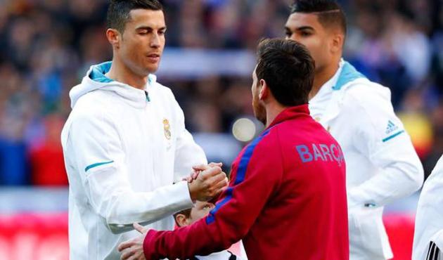 Cristiano Ronaldo: Tarihin en iyisi Messi, ödülü geri göndereceğim!