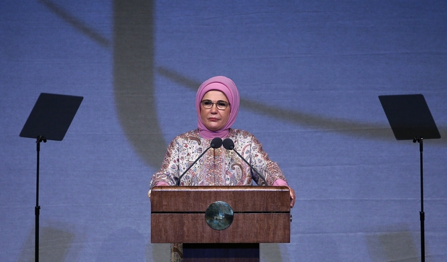 Emine Erdoğan: 15 Temmuz'daki birlik içimizdeki Ahmed Yeseviler, Mevlanalar sayesindedir...