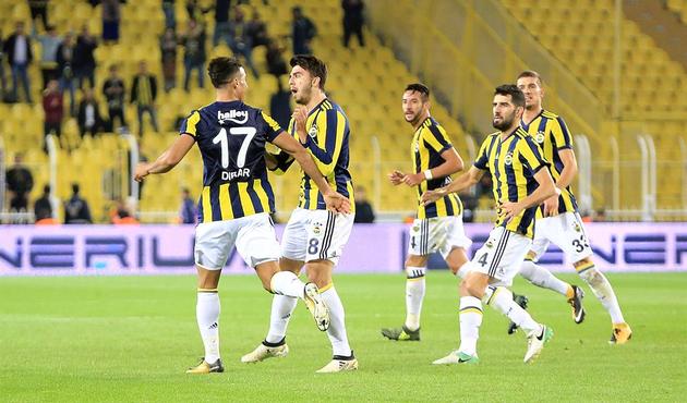 Fenerbahçe'den yıldız futbolcuya büyük şok!