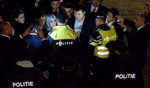 Bakan Kaya'ya yönelik muameleyi protesto eden 2'si çocuk 6 Türk'e dava!
