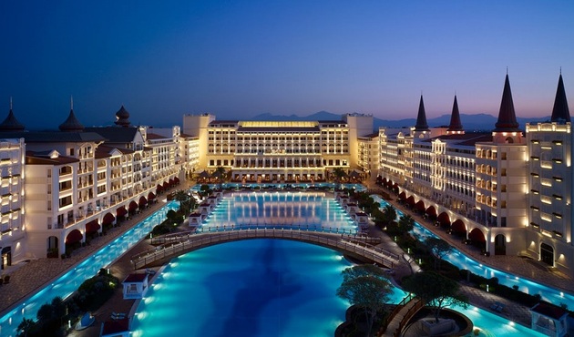 7 yıldızlı dev otel iflas bayrağını çekti!