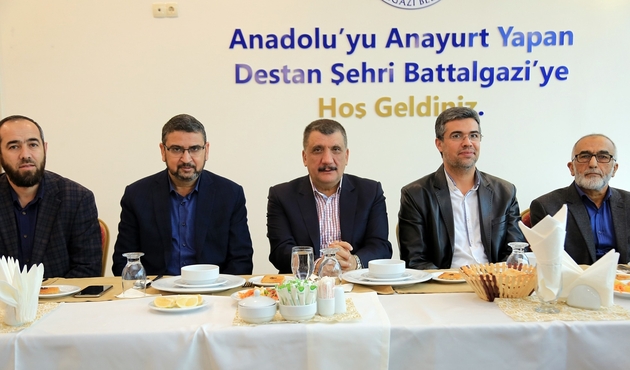 Biz Türkiye ve Erdoğan ile gurur duyuyoruz...