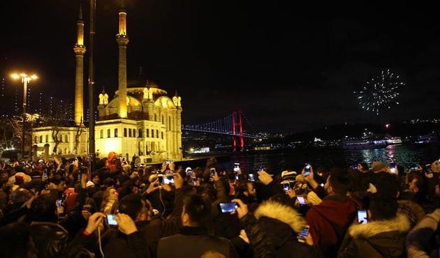Türkiye yılbaşını işte böyle kutladı!