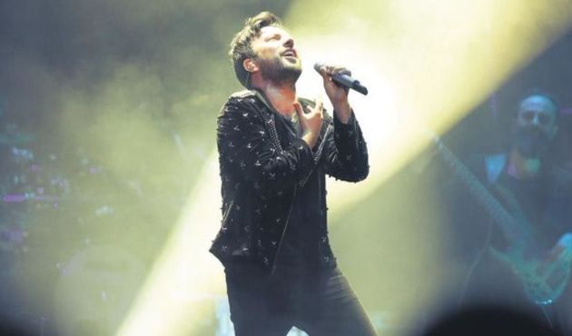 Tarkan'a yılbaşı piyangosu!  Bir gecede 1.3 milyon TL kazandı