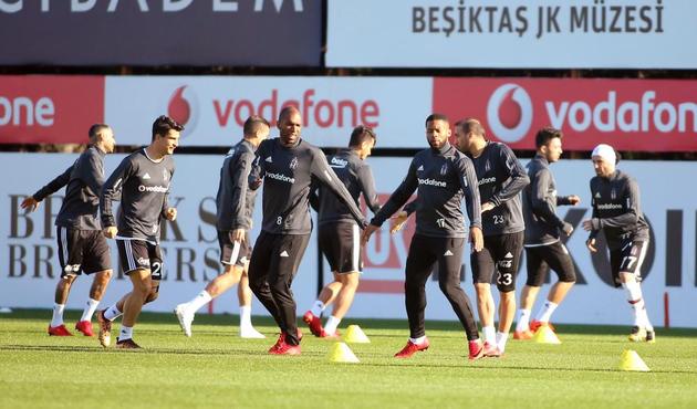 Beşiktaş yıldız oyuncusunu kamp kadrosuna almadı!