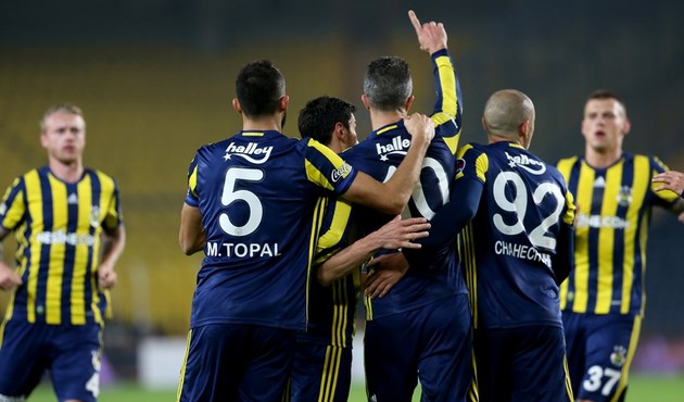 Fenerbahçe'de flaş karar! 2 kadro dışı...