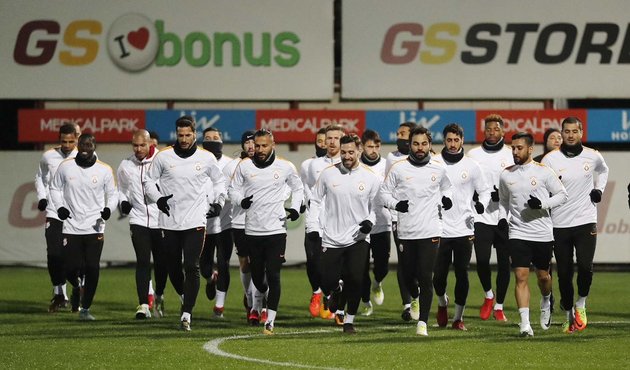 Galatasaray'ın yıldız ismi Türkiye'den ayrıldı!