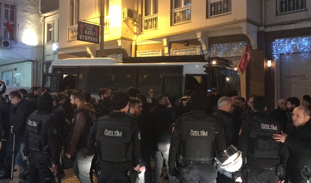İran Konsolosluğu önünde hareketli anlar...