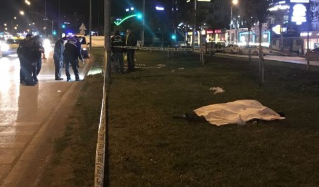 Bursa'da yolda yürürken araba çarptı: 1 ölü