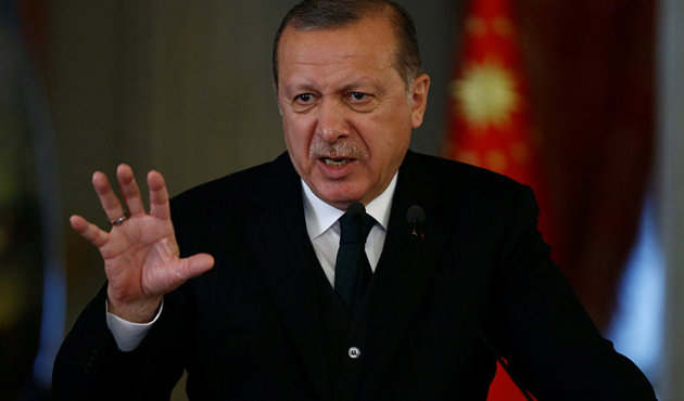 Cumhurbaşkanı Erdoğan'dan Fransa dönüşü sert mesajlar...