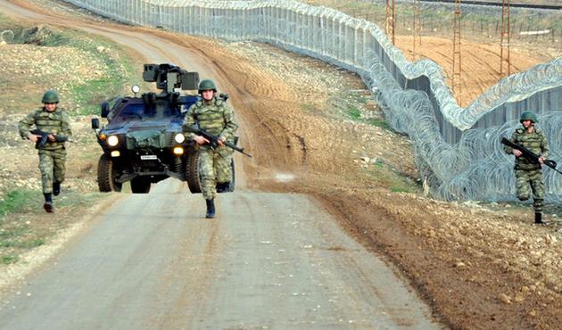 Sınırda ışık saçan cisimler görüldü! F-16'lar ve helikopter hemen havalandı...