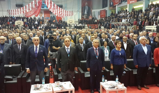 CHP İzmir'de kazan kaynıyor...