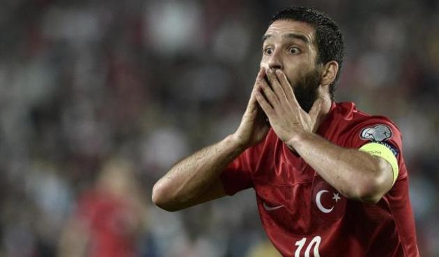 Arda Turan'a flaş çağrı: ''Gelme kardeşim gelme!''