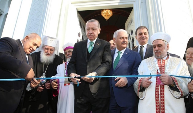 AK Parti'nin Ermeni asıllı milletvekili Markar Esayan "Demir Kilise" açılışını yazdı