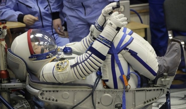 Japon astronotun boyu 9 santimetre uzadı...