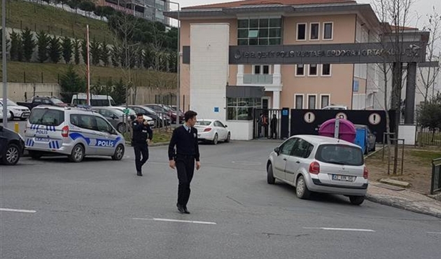 Öğretmenden falçatalı tehdit...
