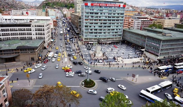 Ankara Büyükşehir Belediyesi Ulus'taki o binaları yıkacak...