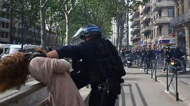 Fransız polisinden şok hareket